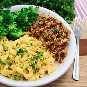 BBQ Shredded Chicken with Mac n' Cheese and Broccoli